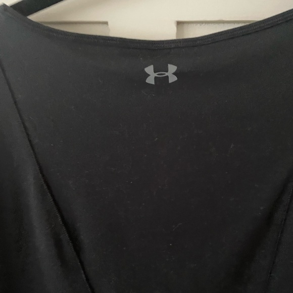 Under Armour White and Black Top - Picture 3 of 4